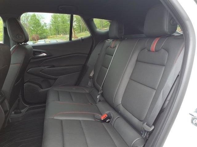 Used 2025 White Chevrolet 2RS image 11