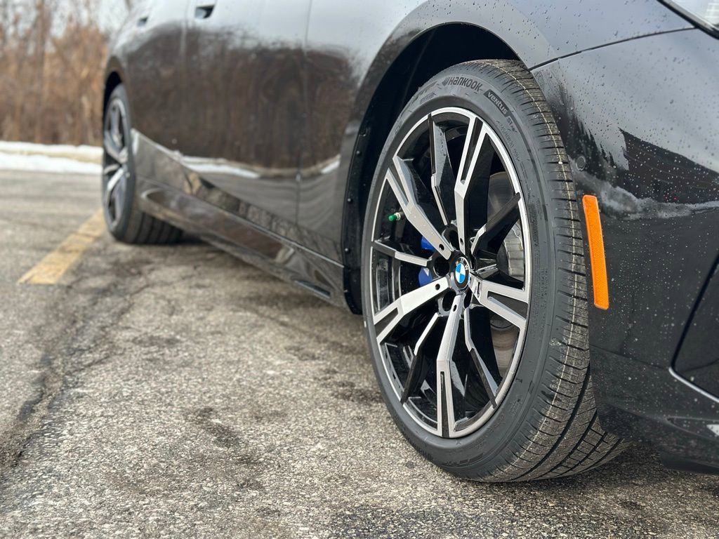 New 2026 Black Sapphire Metallic BMW 530i xDrive image 8