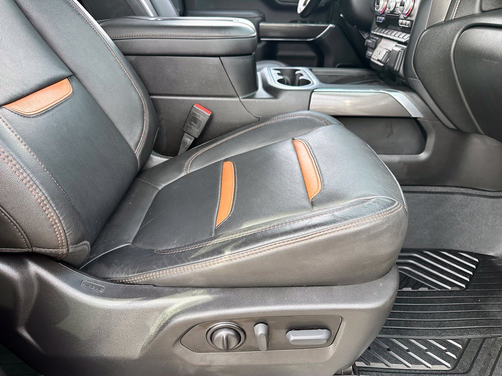 Used 2022 Black GMC AT4 image 27