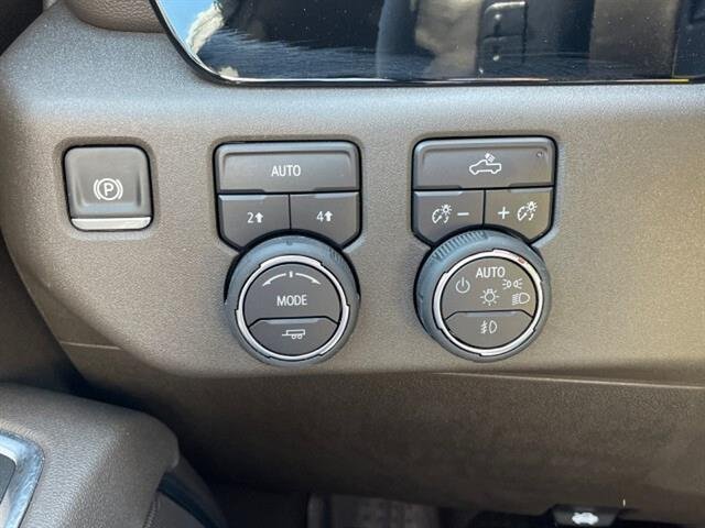 Used 2025 Summit White Chevrolet RST image 15