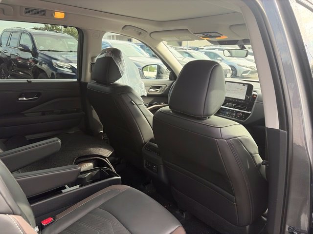 Used 2024 Gray Nissan Platinum image 16
