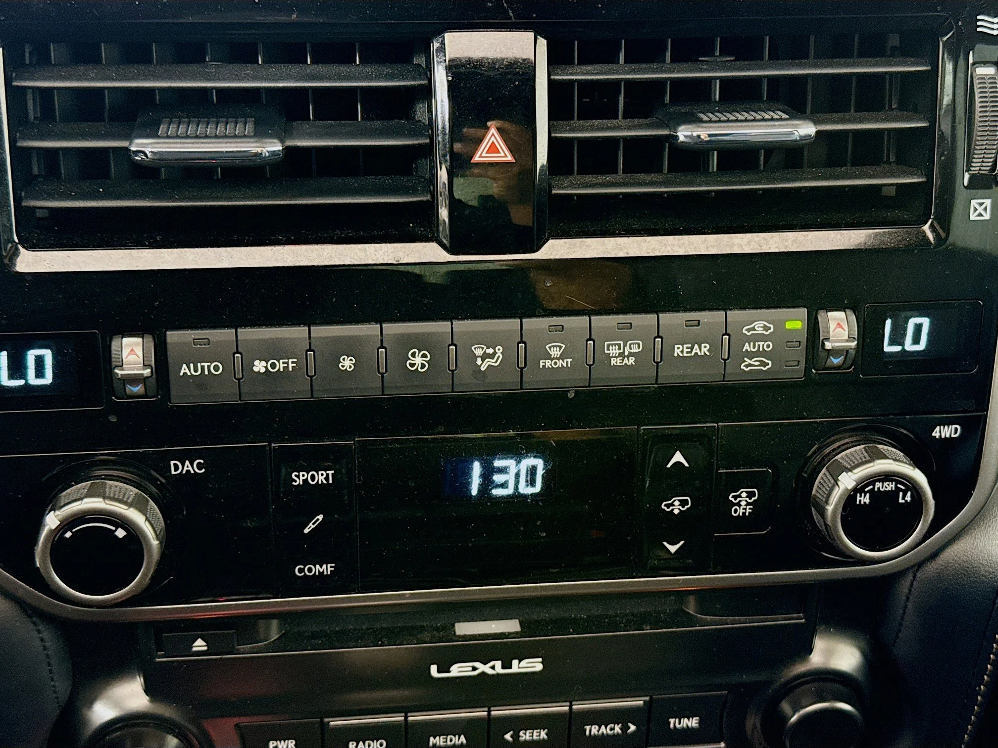 2023 Lexus GX LUXURY - Photo 18