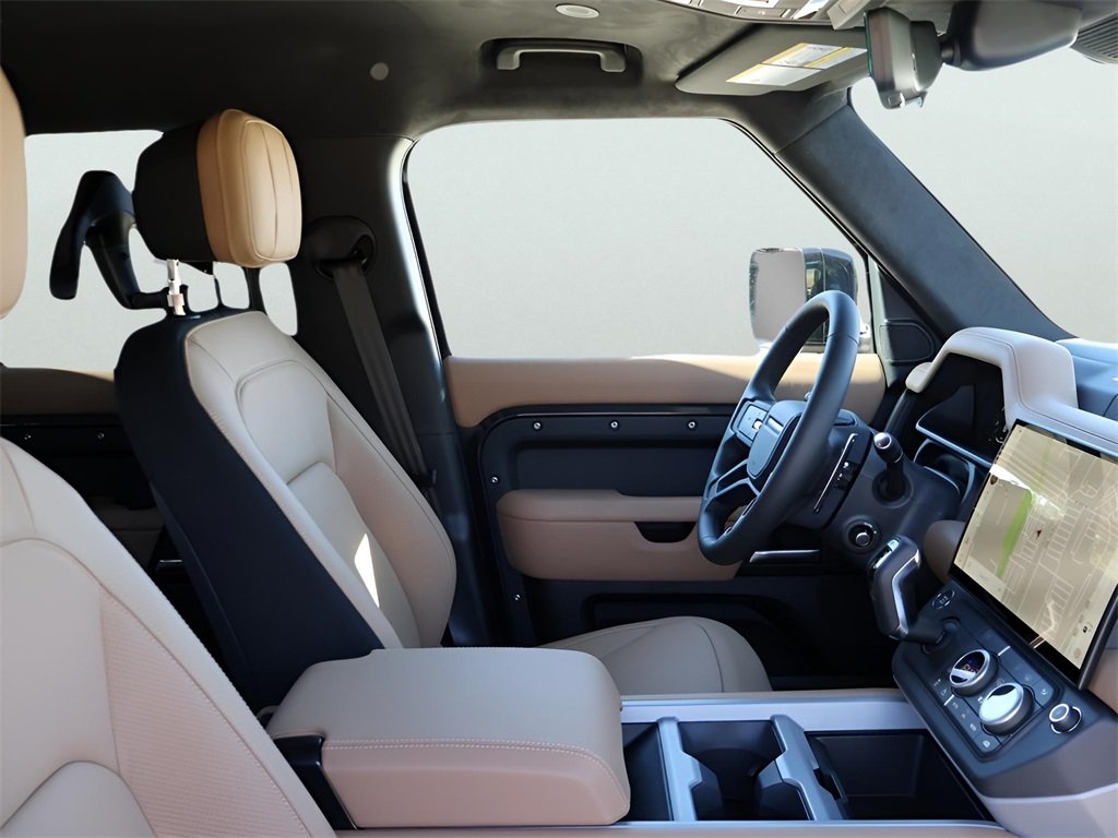 2026 Land Rover Defender 130 V8 photo 4