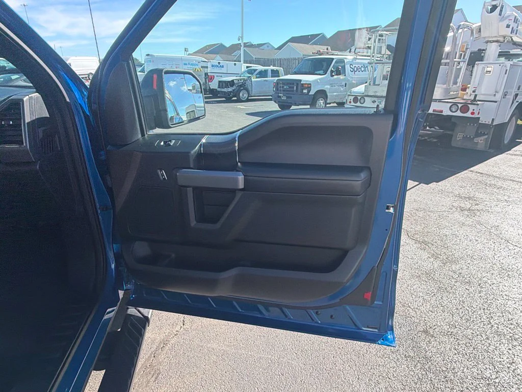 Used 2018 Lightning Blue Ford XLT image 40