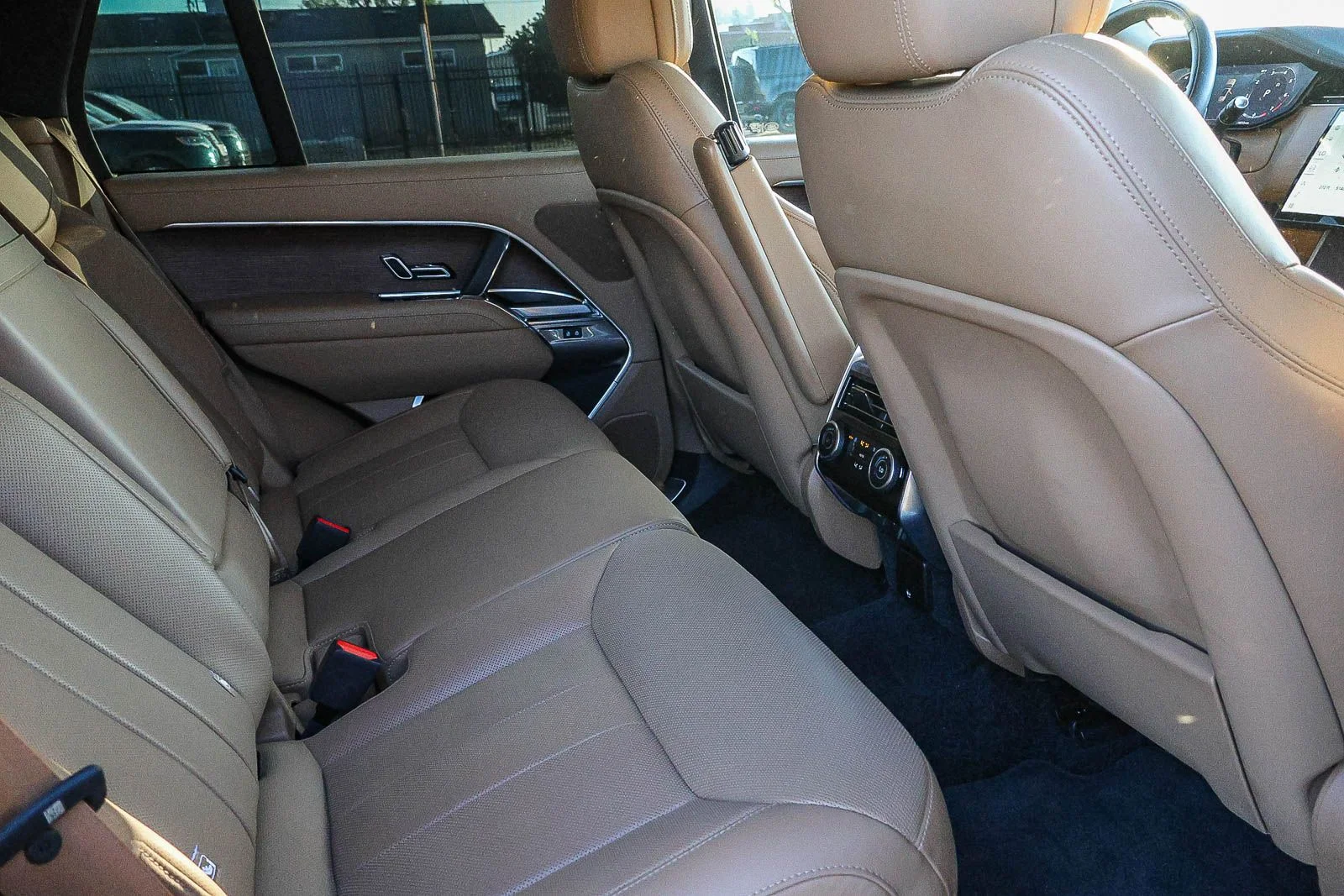 2025 Land Rover Range Rover SE - Photo 20