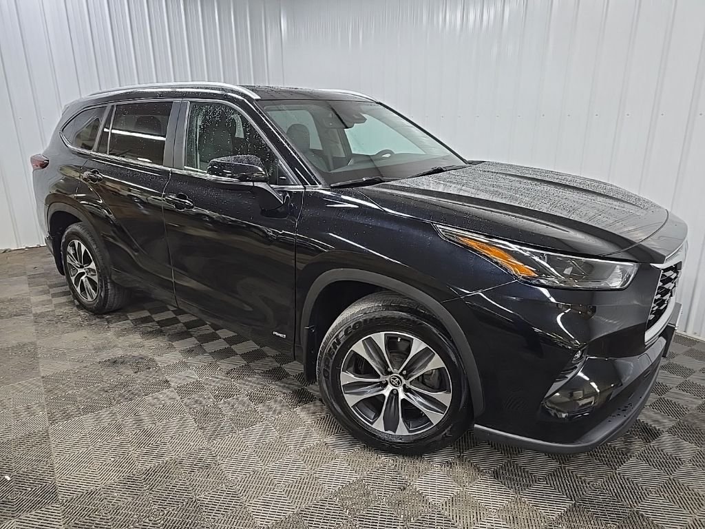 Used 2024 Black Toyota XLE image 7