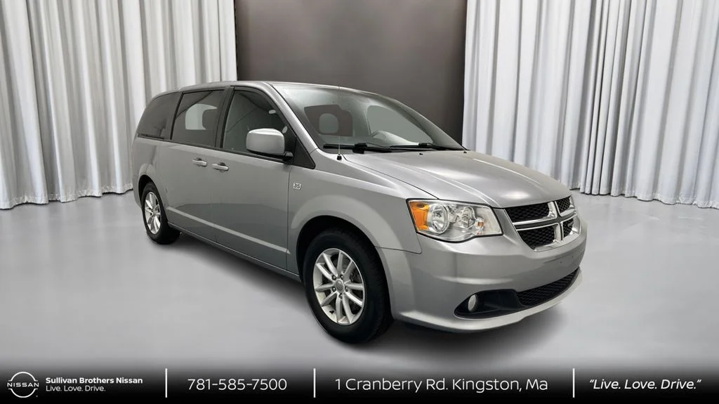 Used 2019 Silver Dodge SE image 3