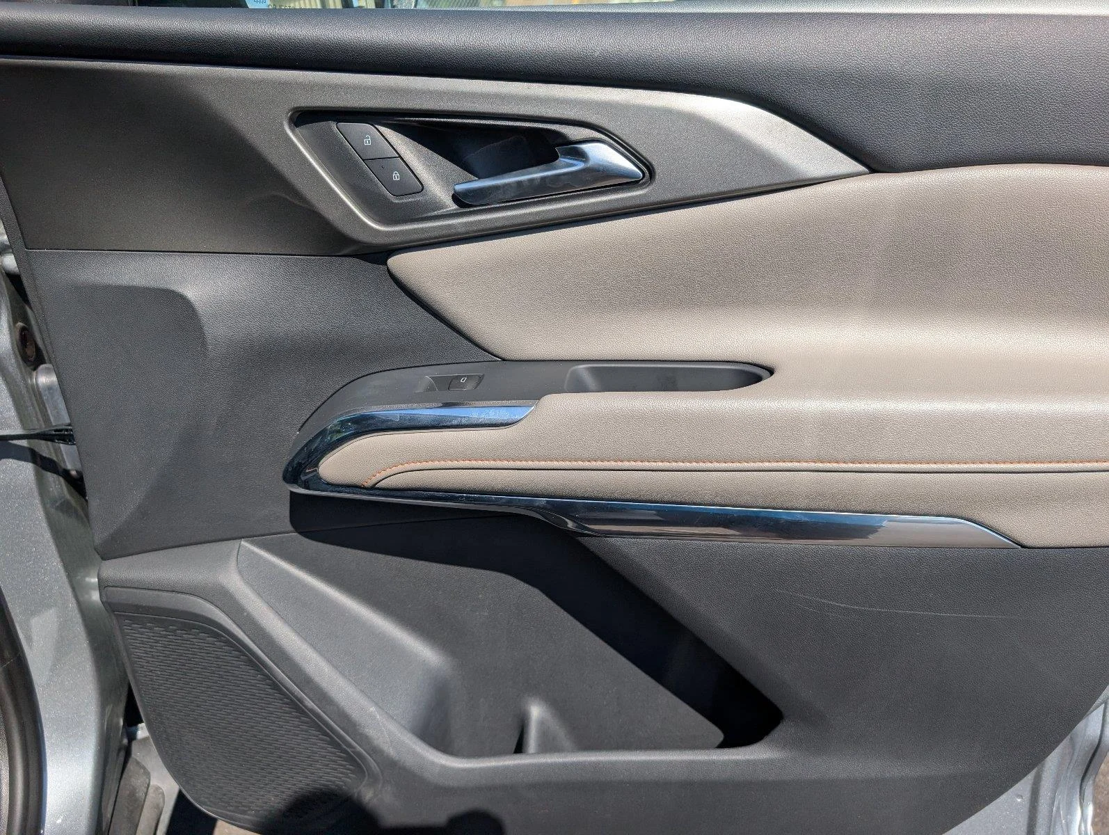 Used 2026 Sterling Gray Metallic Chevrolet LT image 40