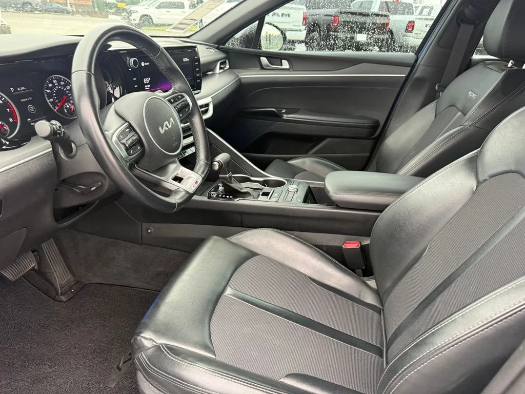 Used 2022 Blue Kia GT-Line image 4