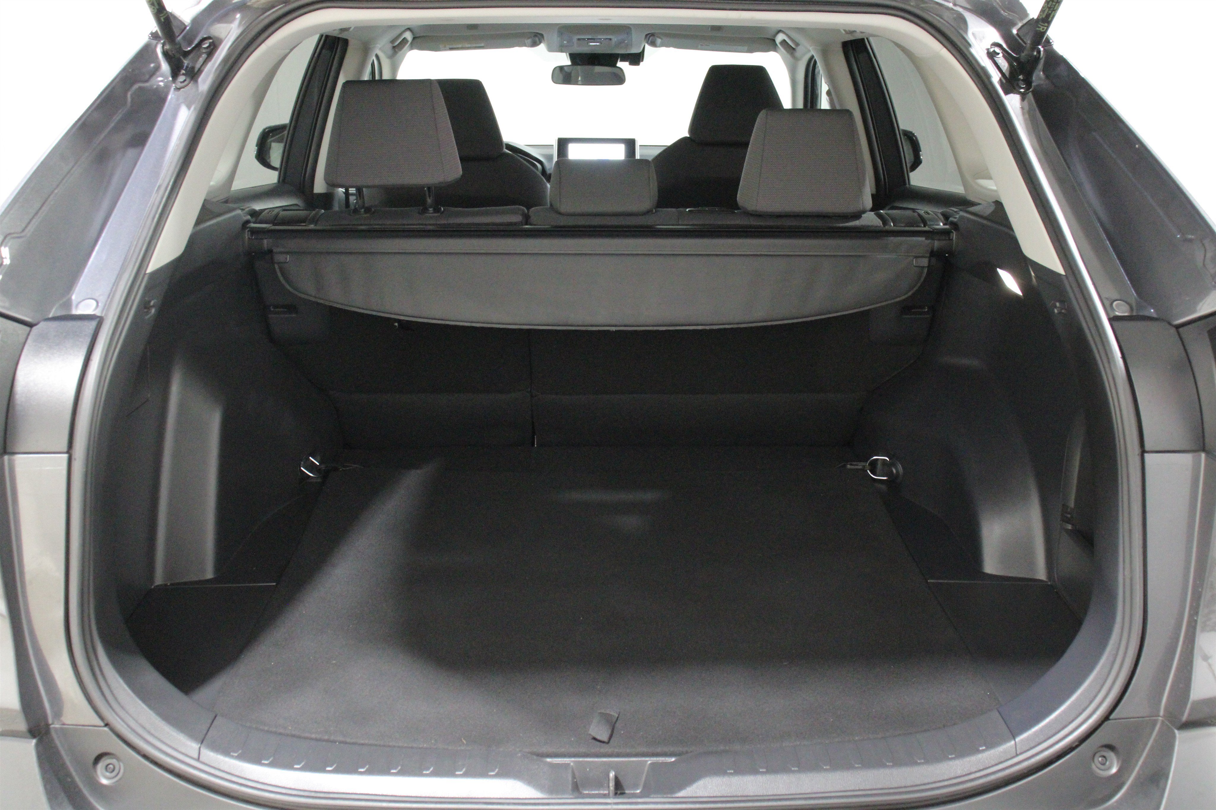Used 2025 Magnetic Gray Metallic Toyota Hybrid XLE image 25