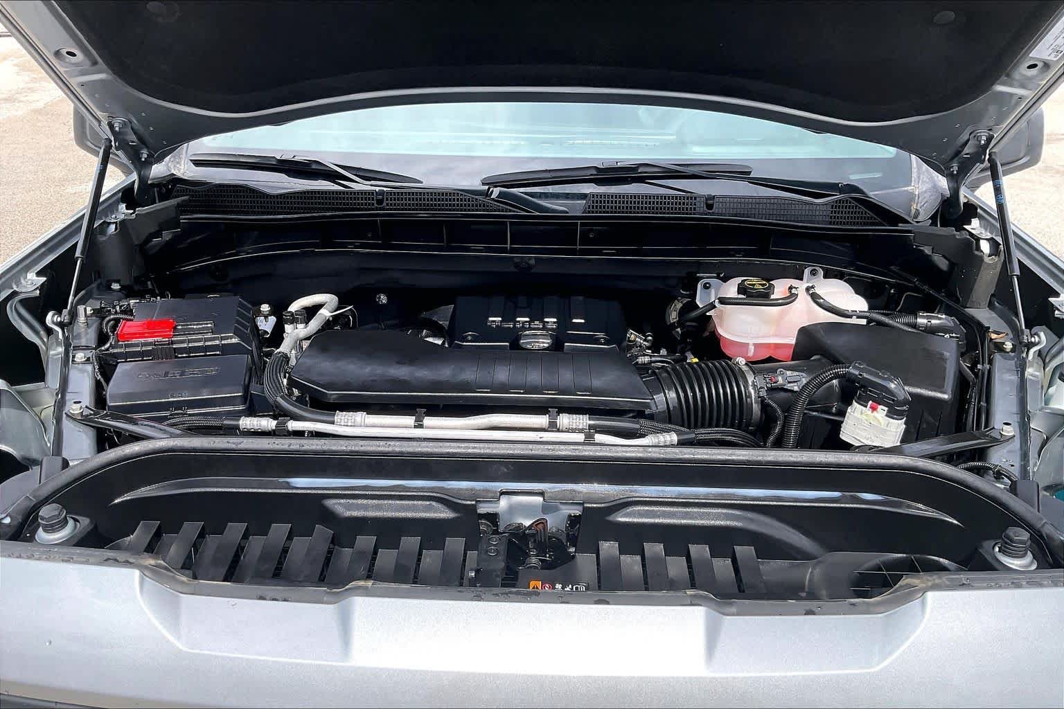 Used 2026 Sterling Metallic GMC Elevation image 29