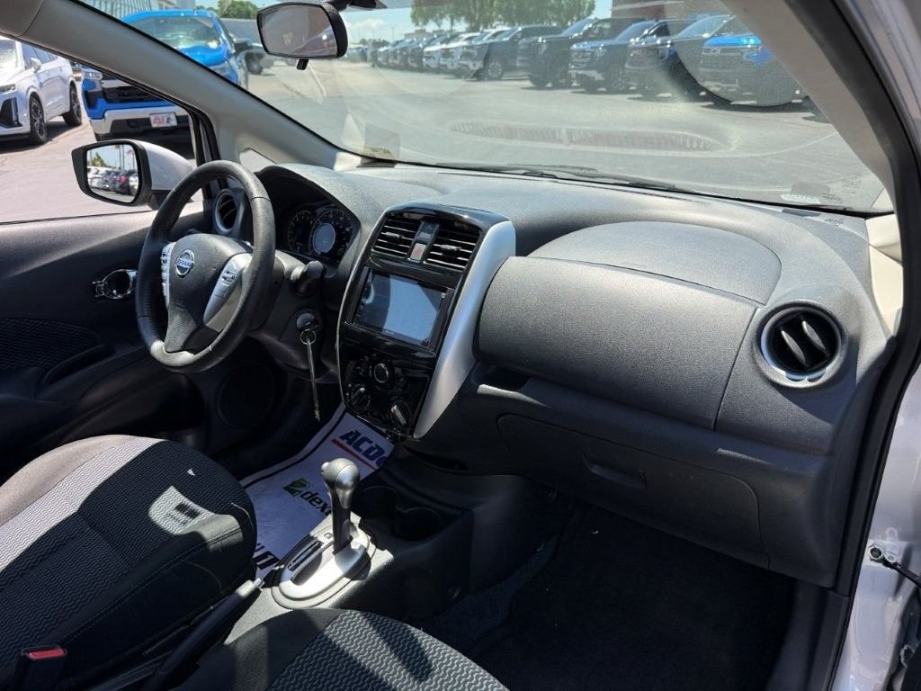 Used 2015 Silver Nissan SV image 20