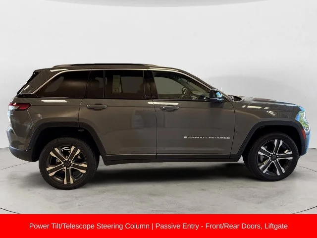 New 2027 Gray Jeep Limited image 6