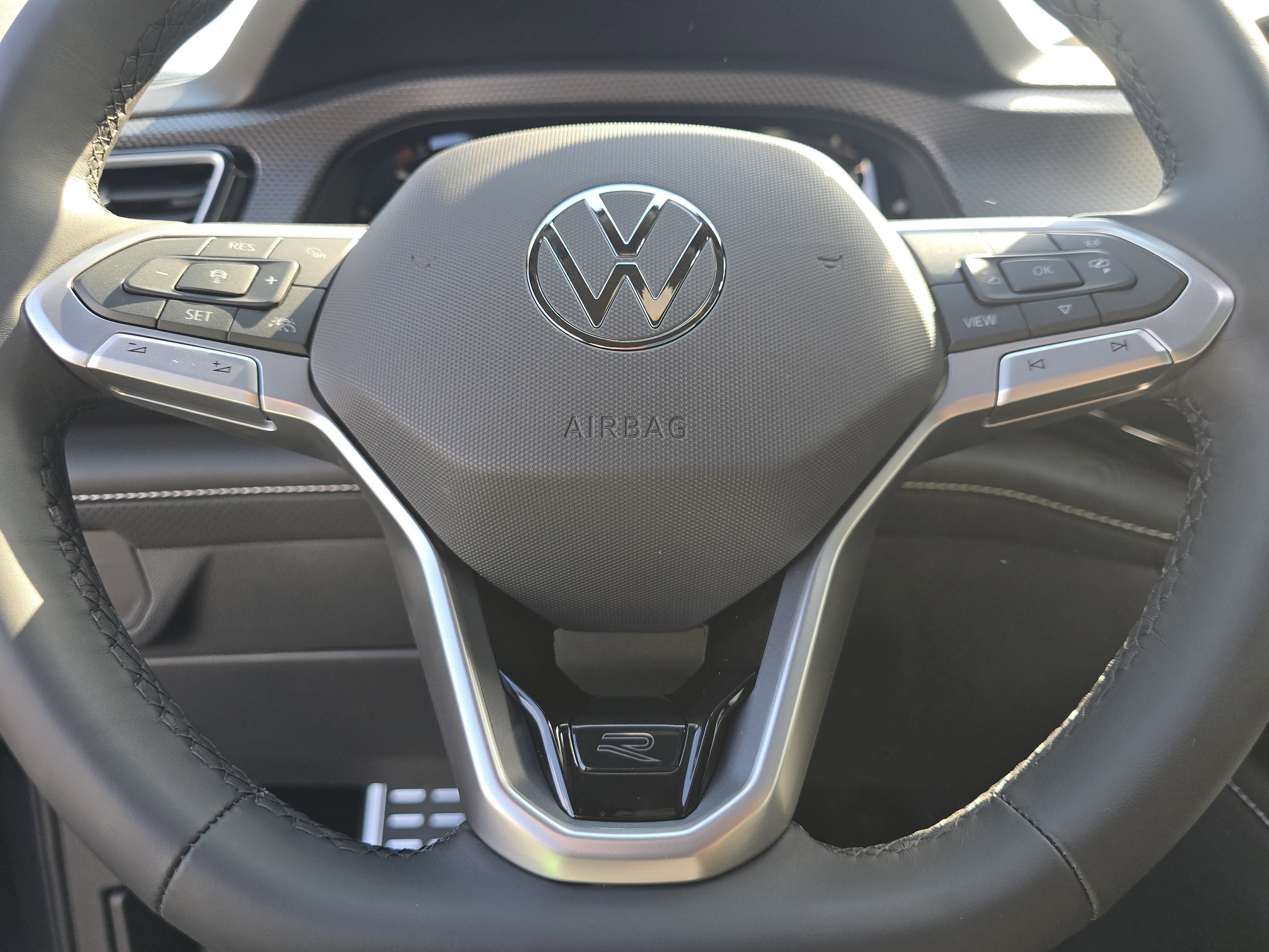 2026 Volkswagen Atlas Cross Sport SEL Premium R-LINE - Photo 22