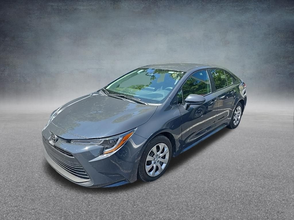 Used 2025 Underground Toyota LE image 4