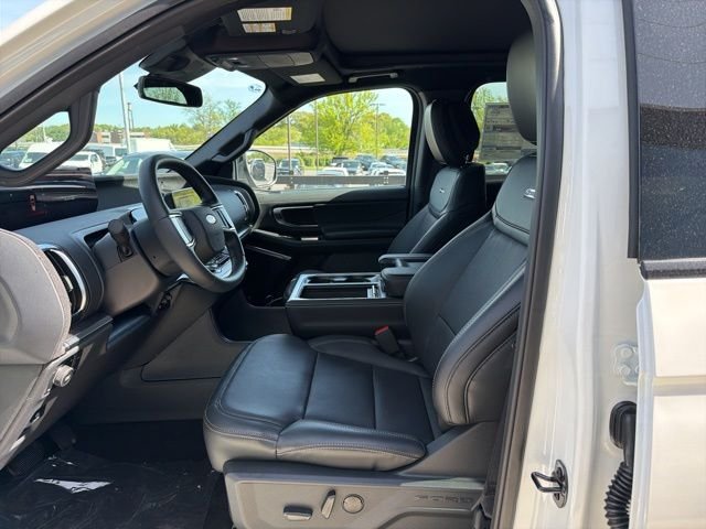 New 2026 Star White Metallic Tri-Coat Ford Platinum® image 14