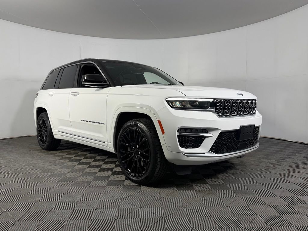 Certified Used 2023 White Jeep Summit 4xe image 4