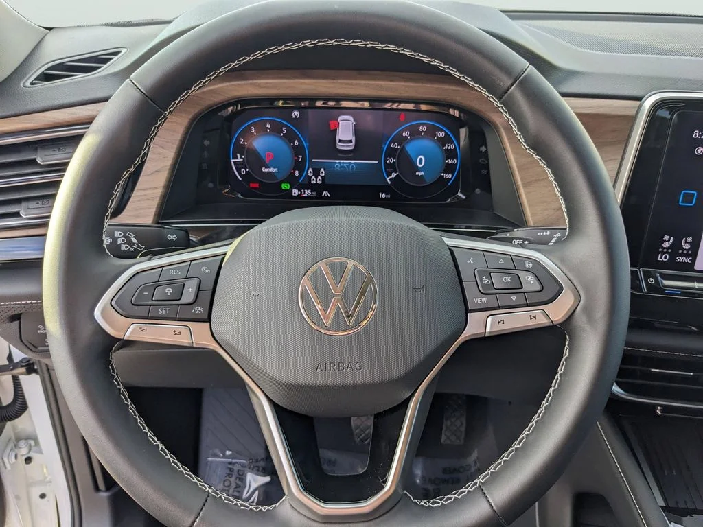 New 2026 White/off-white Volkswagen 2.0T SE w/Technology image 27