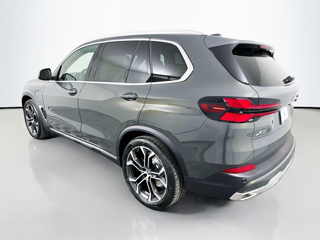 New 2026 Dravit Grey Metallic BMW xDrive50e image 7