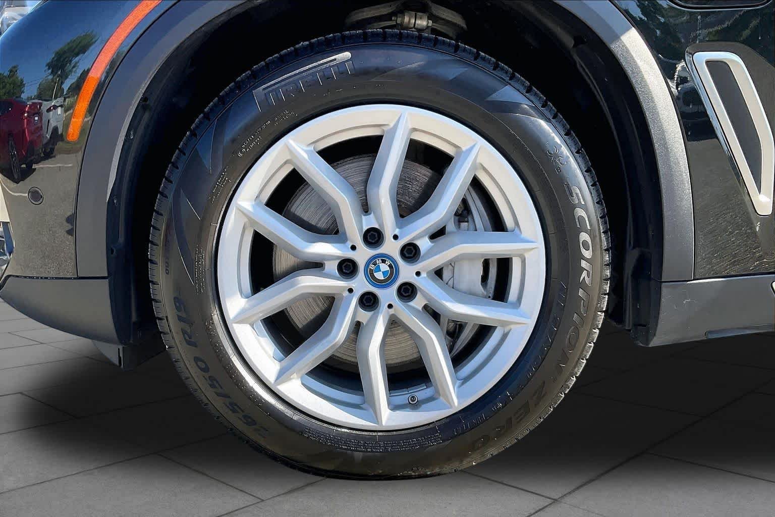 Used 2023 Black Sapphire Metallic BMW xDrive45e image 10