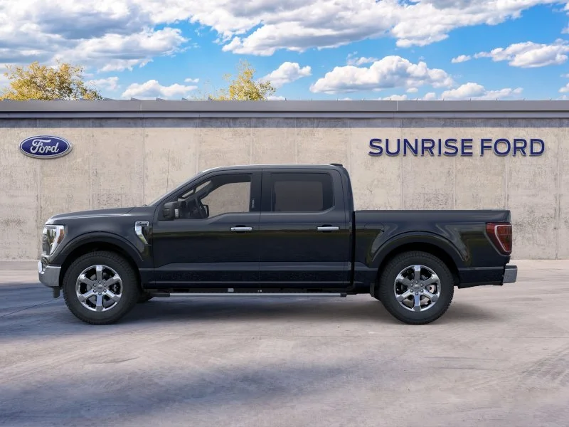 New 2023 Agate Black Metallic Ford XLT image 3