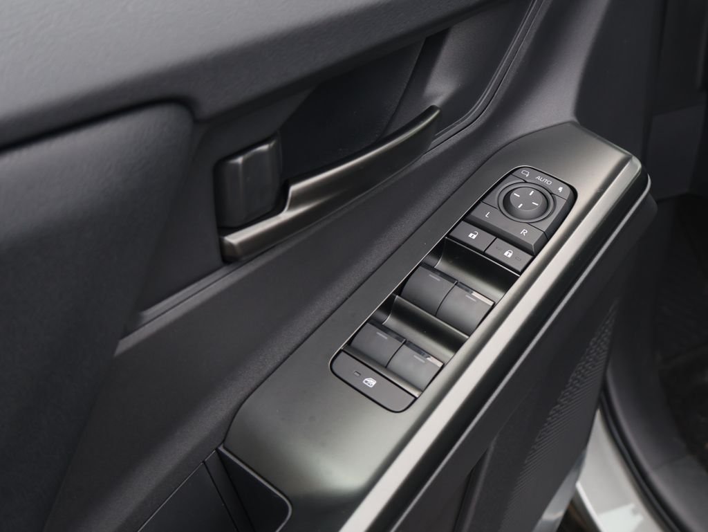 2026 Toyota bZ XLE - Photo 19