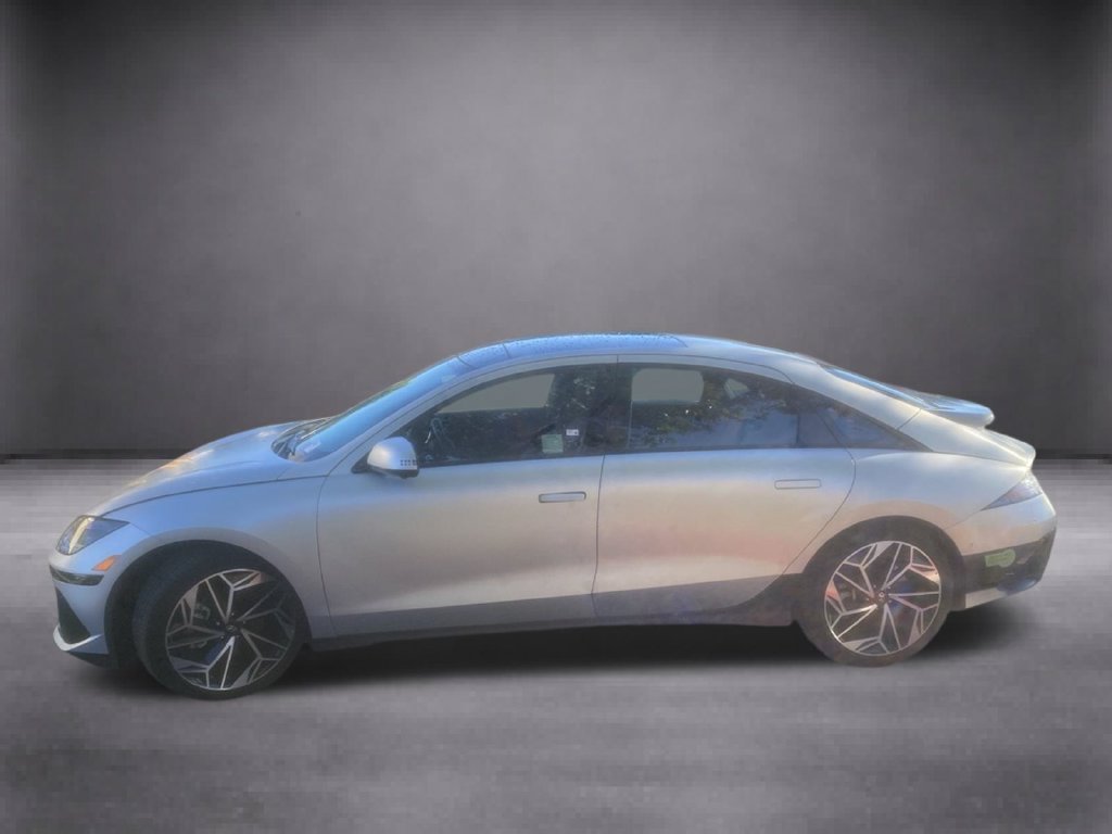 Used 2023 Gold Hyundai Limited image 5