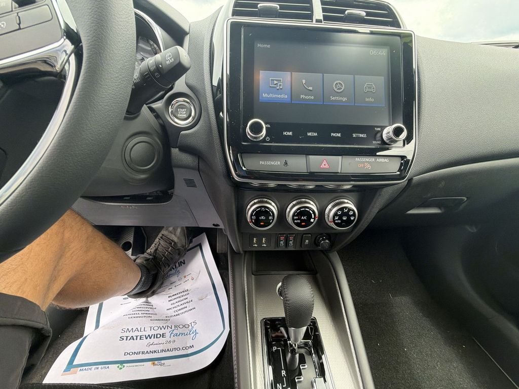 New 2026 Blue Mitsubishi 2.4 SEL image 18