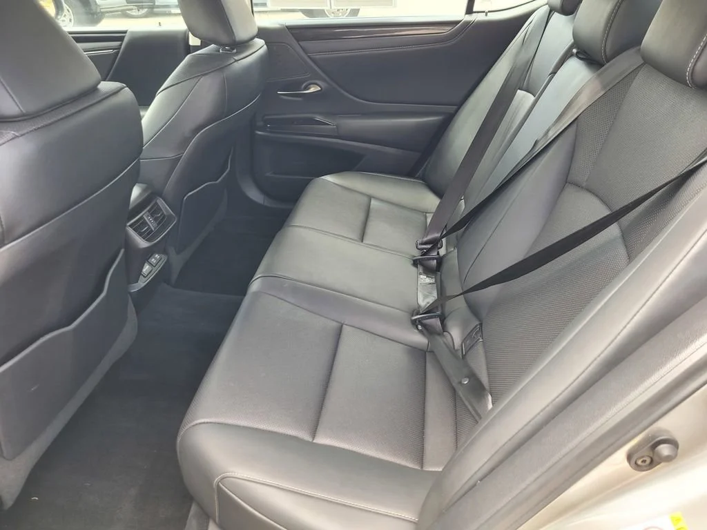 Used 2019  Lexus ES 350 image 11