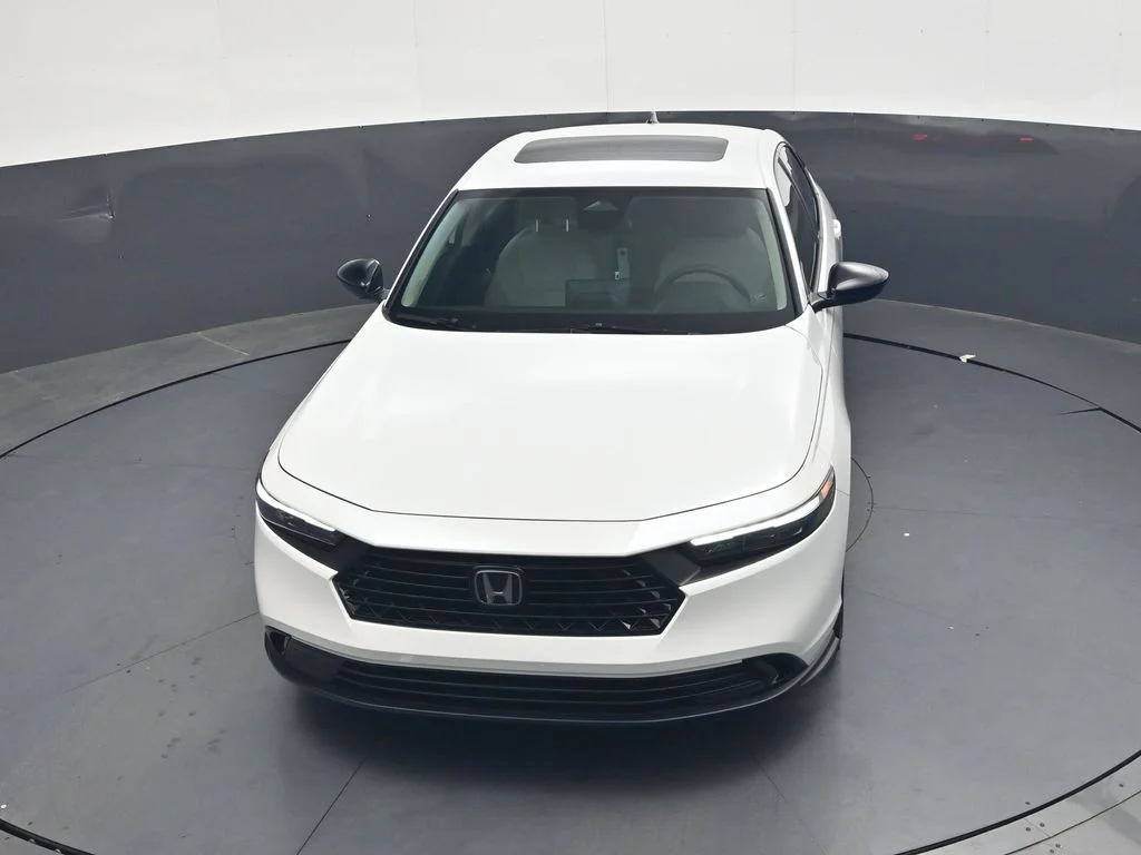Certified Used 2026 Platinum White Pearl Honda SE image 23