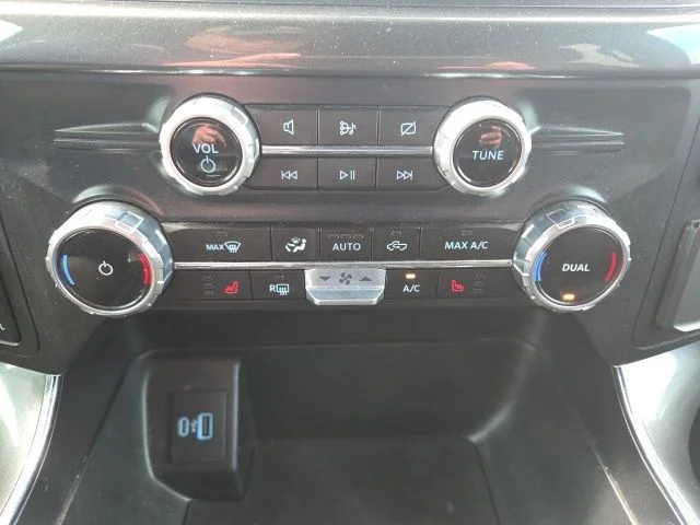Used 2023 Agate Black Metallic Ford XLT image 24