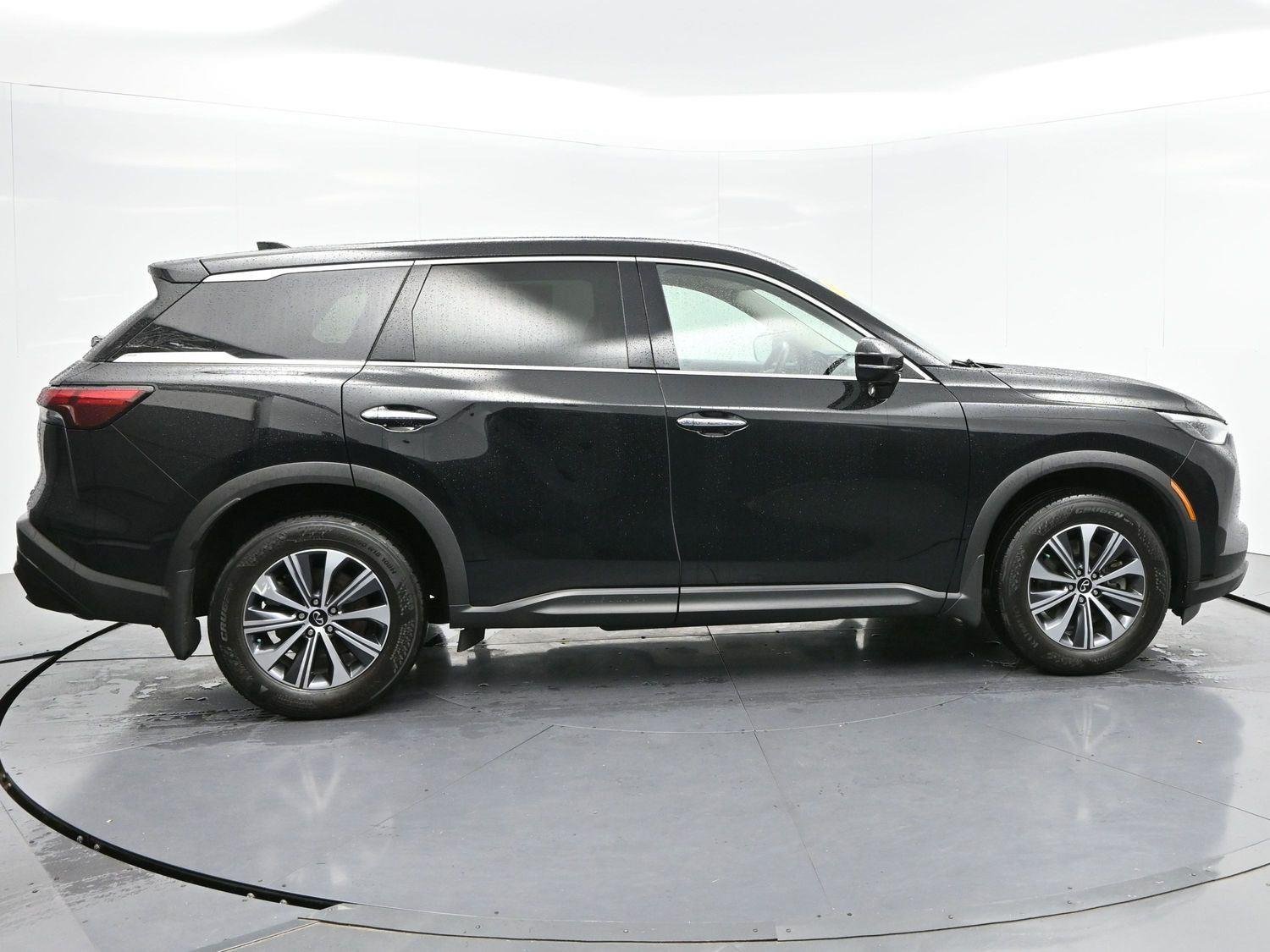 Used 2023 Mineral Black INFINITI PURE image 8