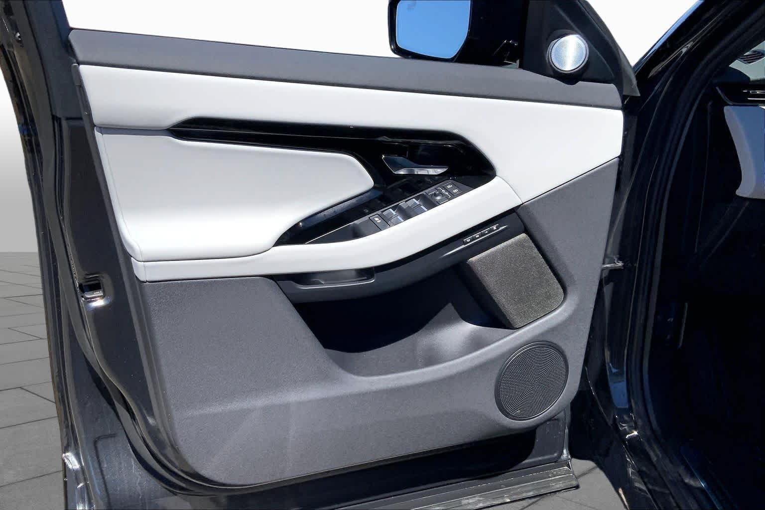New 2026 Carpathian Grey Land Rover Hoxton Edition image 10