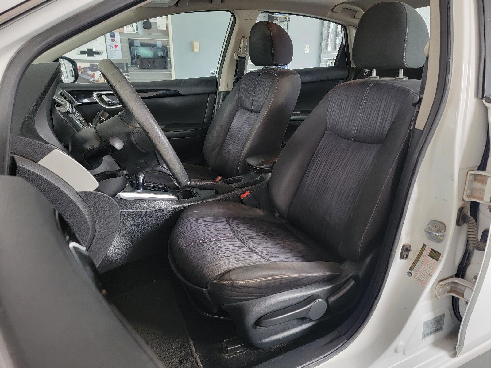 Used 2017 Aspen White Nissan SV image 11
