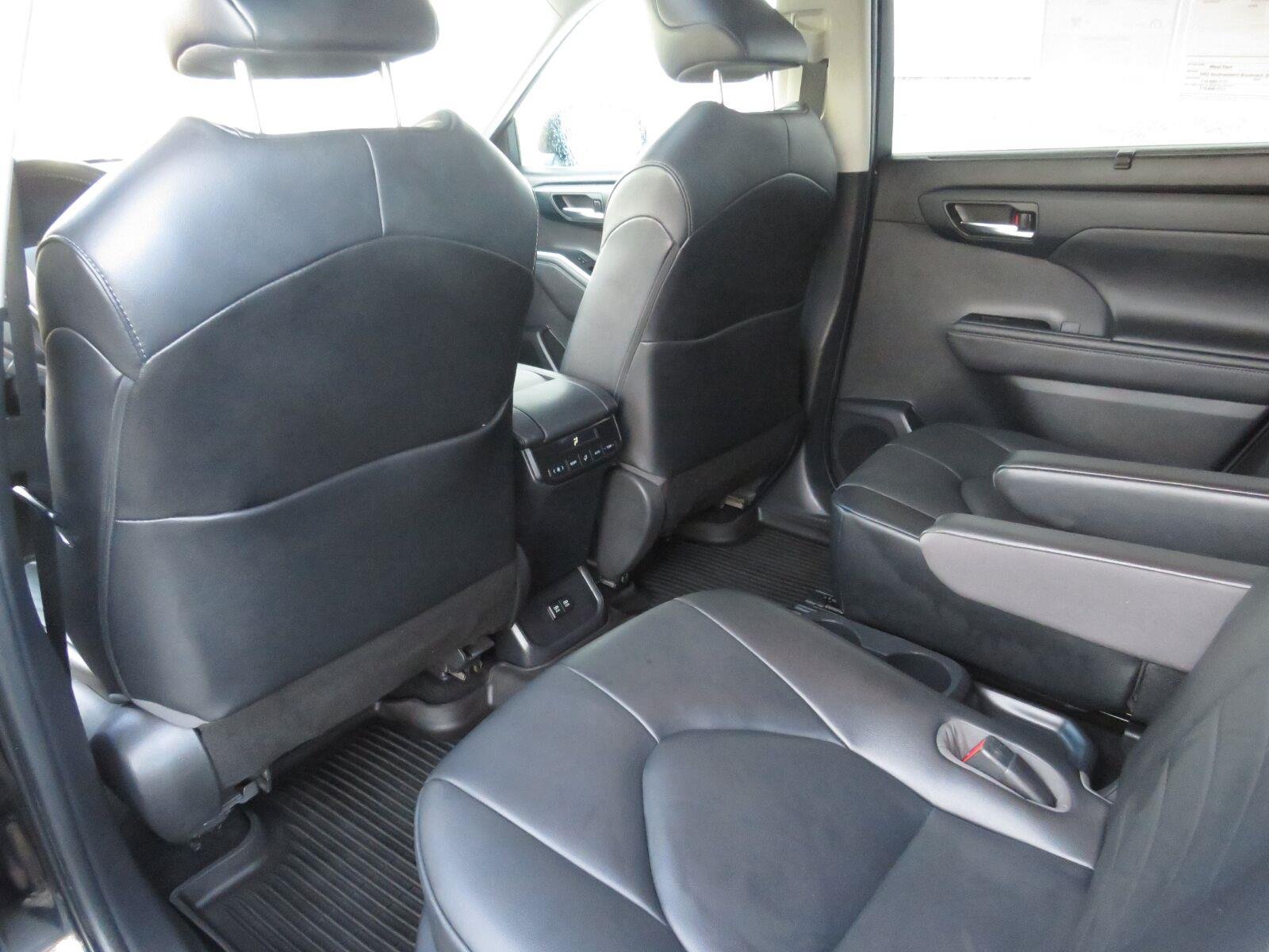 Used 2020 Midnight Black Metallic Toyota XLE image 24