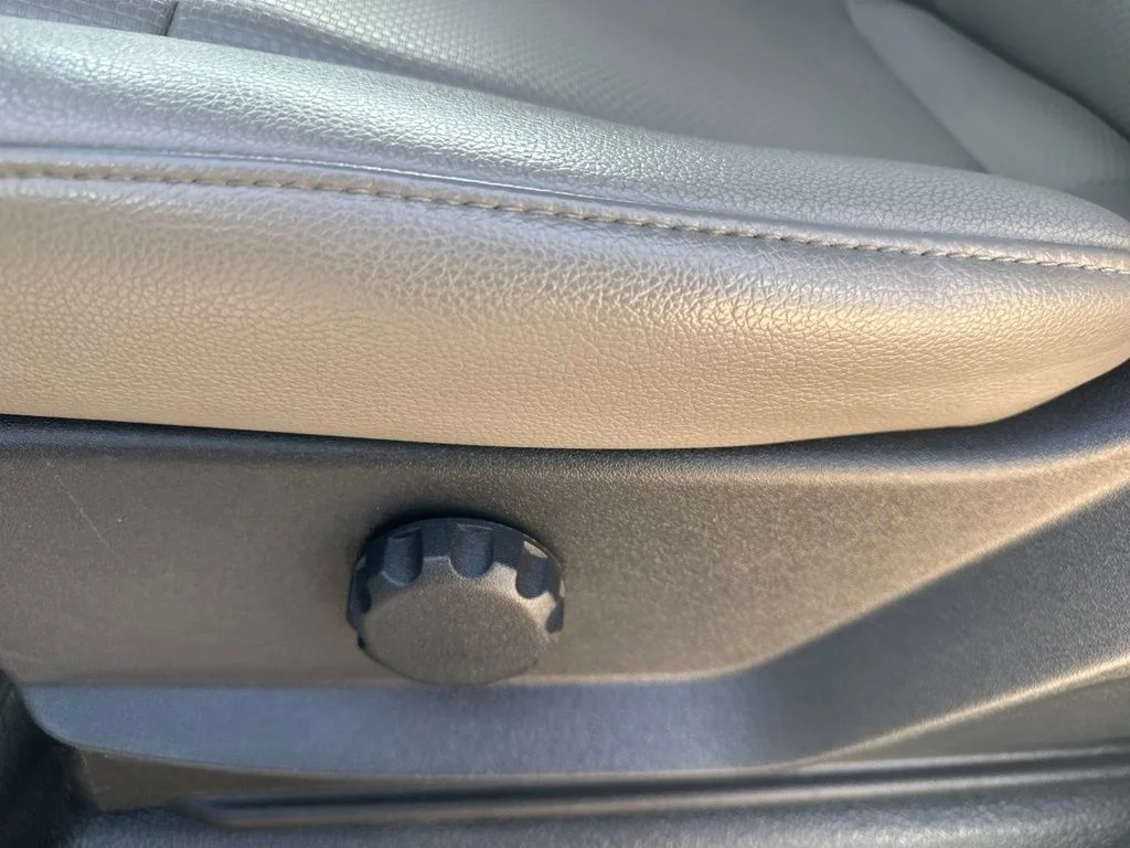 Used 2022 White Ford XL image 6