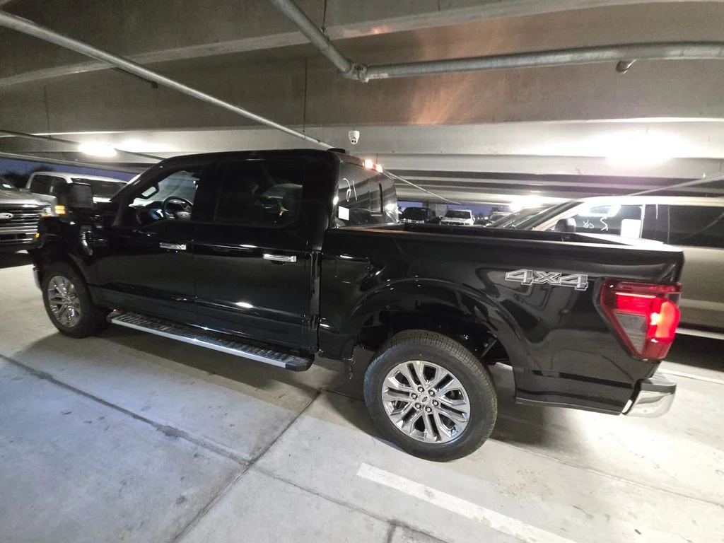 New 2025 Agate Black Metallic Ford XLT image 10