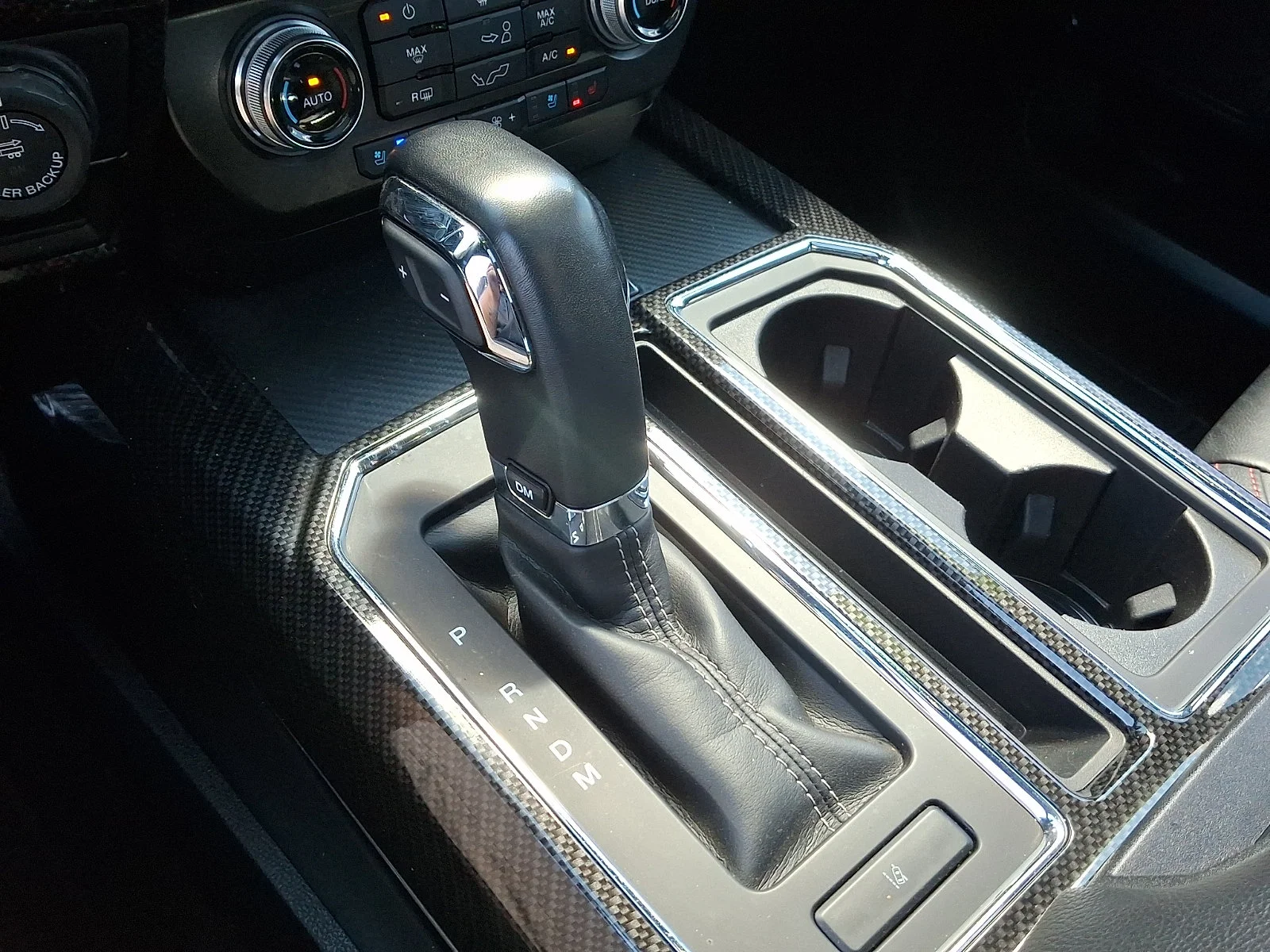 Used 2020 Agate Black Metallic Ford LARIAT image 22