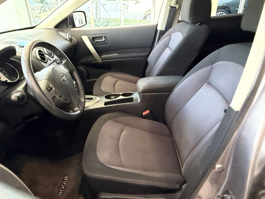 Used 2011 Gray Nissan SV image 10