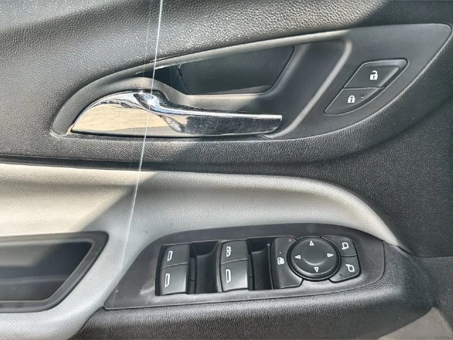 2023 Chevrolet Equinox LT - Photo 22