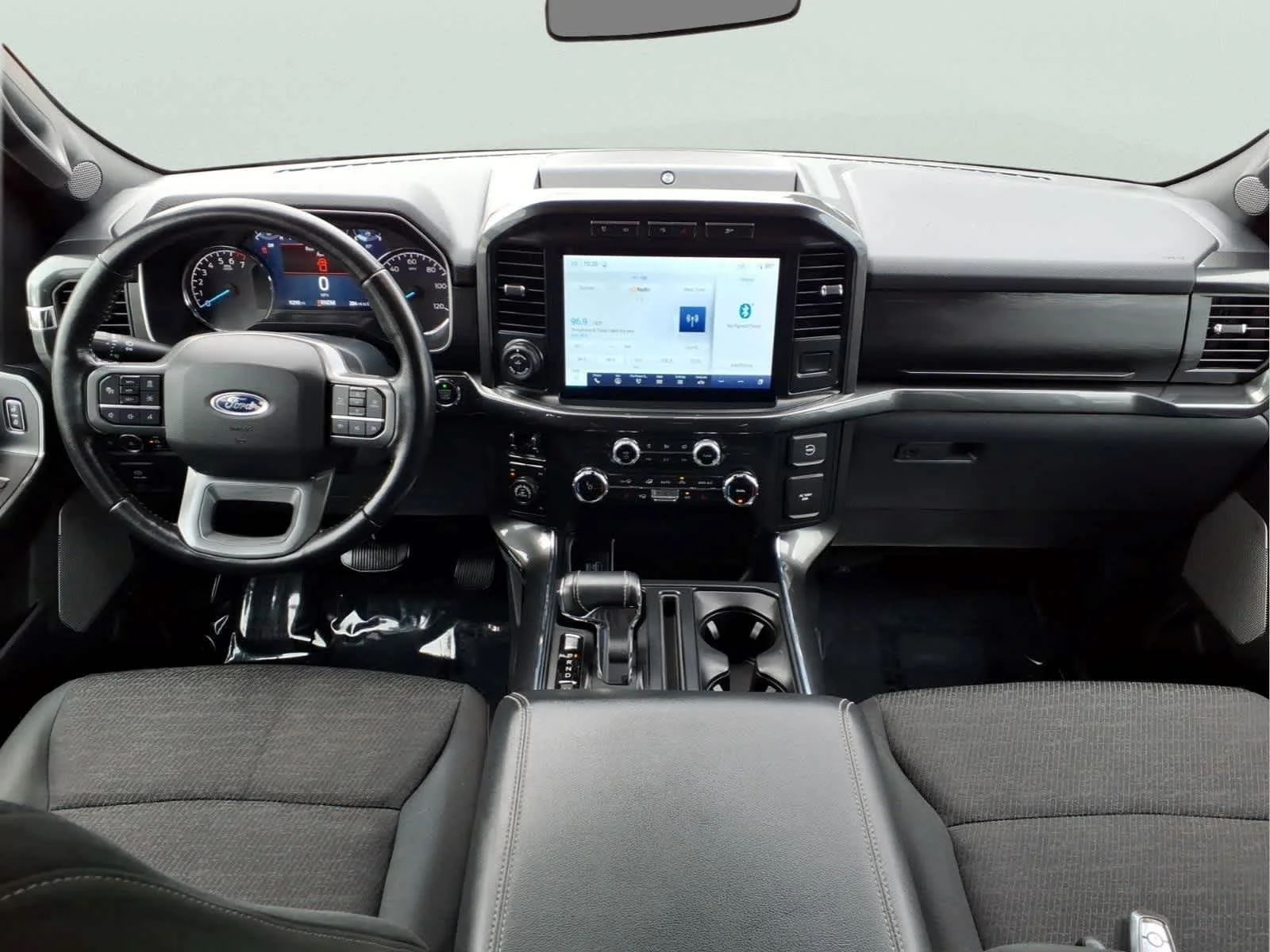 Used 2022 Oxford White Ford XLT image 17
