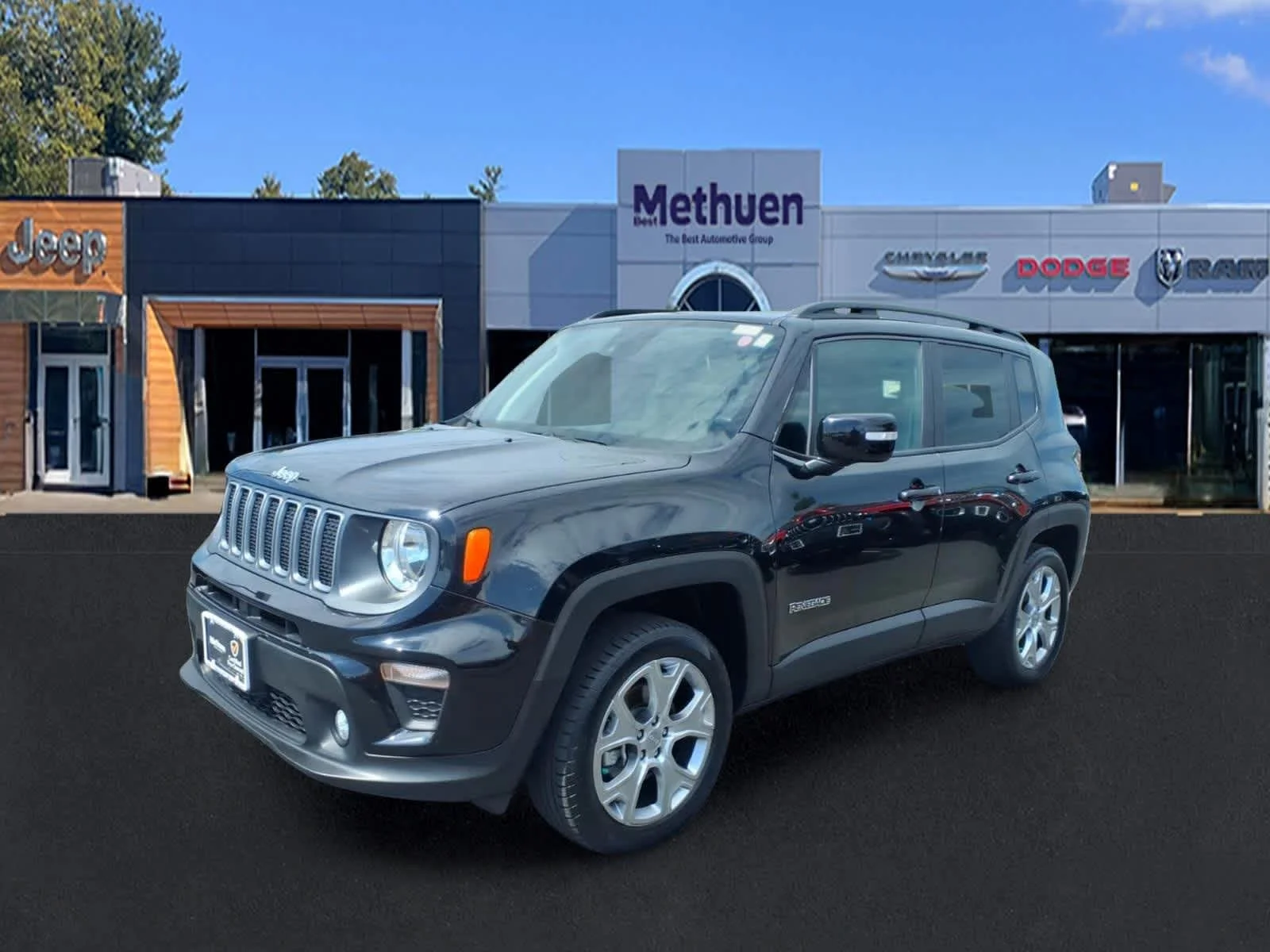 Used 2023 Black Clearcoat Jeep Limited image 9