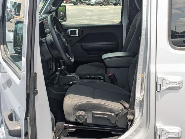 Used 2024 Silver Zynith Clearcoat Jeep Sport S image 14