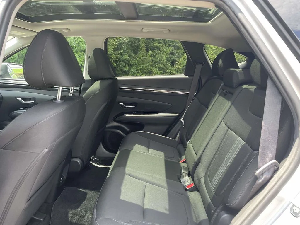Used 2022 Silver Hyundai SEL Convenience image 12
