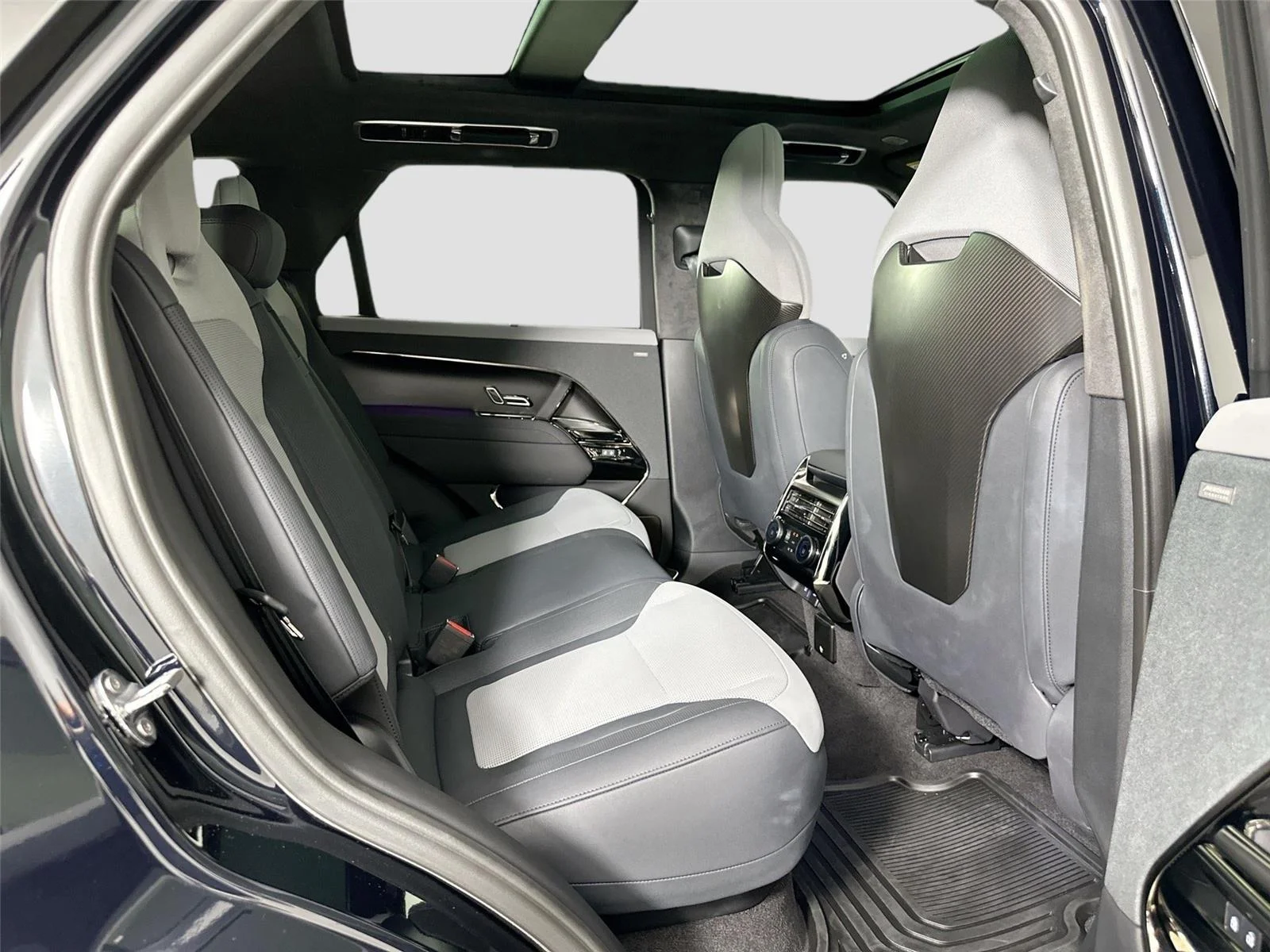 Used 2025 Blue (Dark) Land Rover SV Edition Two image 24