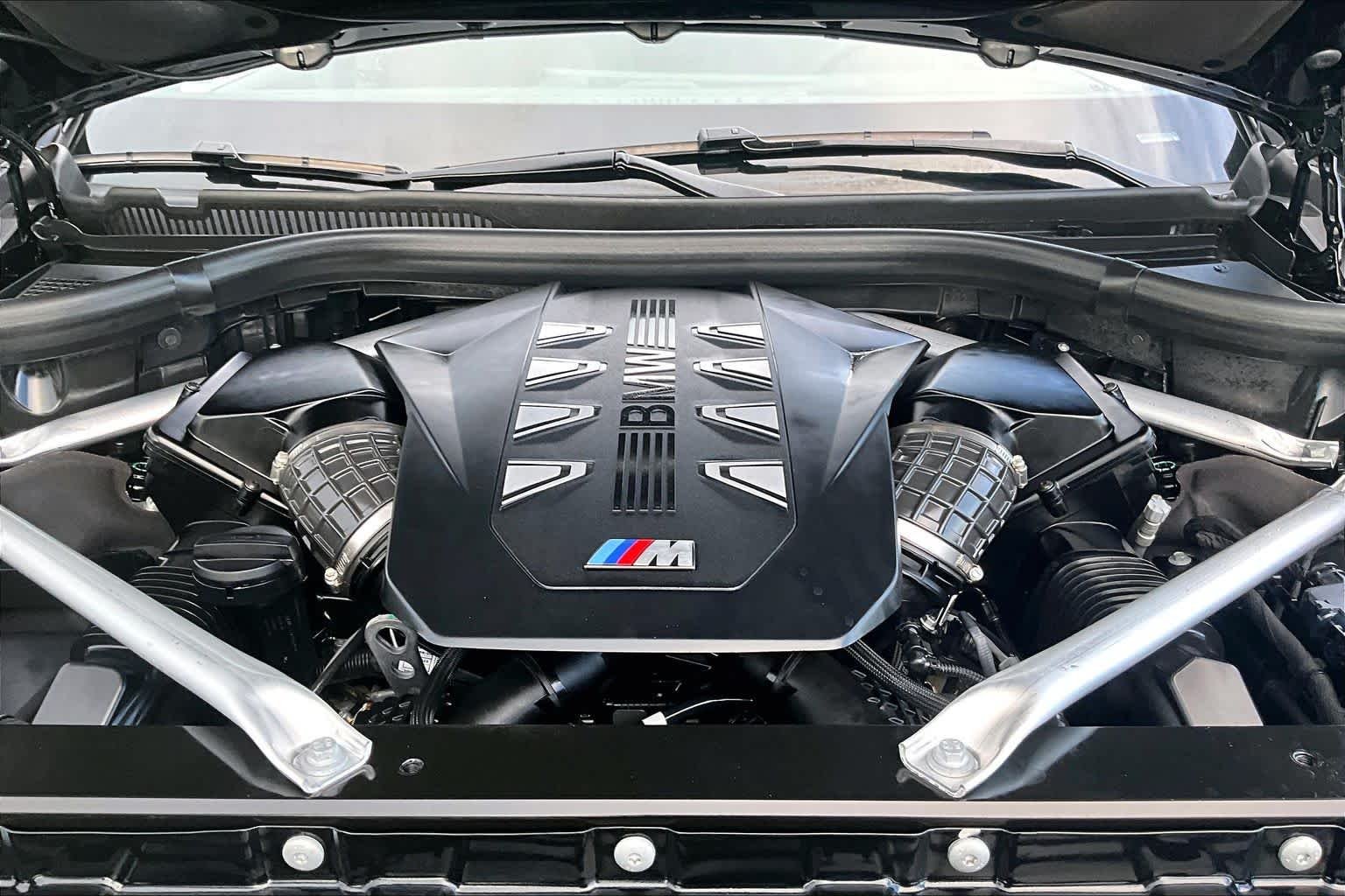 Used 2026 Black Sapphire Metallic BMW M60i image 30
