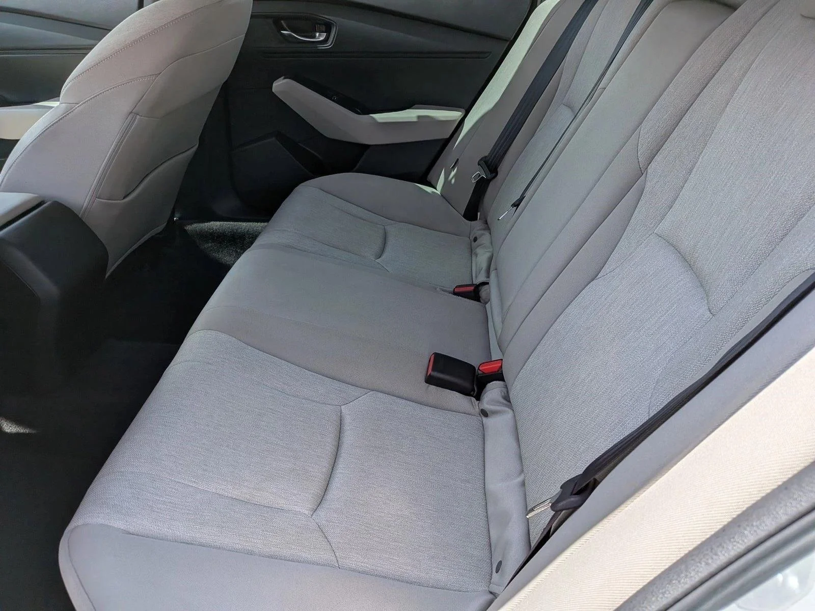 Used 2023 Platinum White Pearl Honda EX image 18