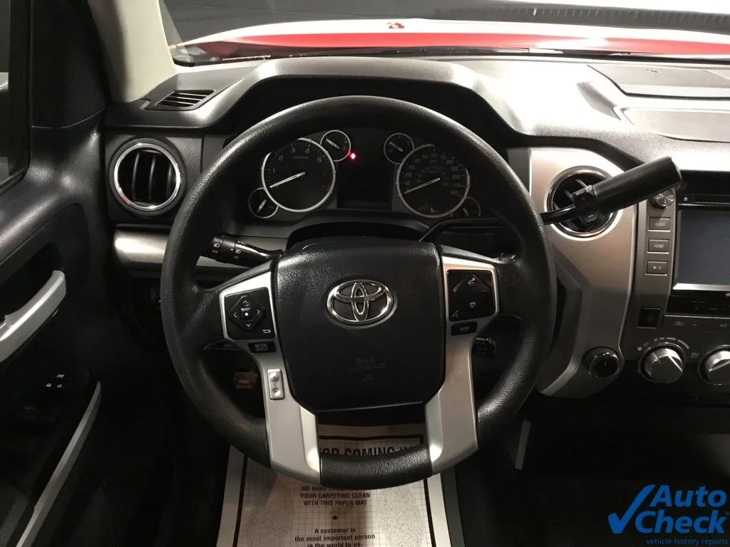 Used 2014 Red Toyota SR5 image 49