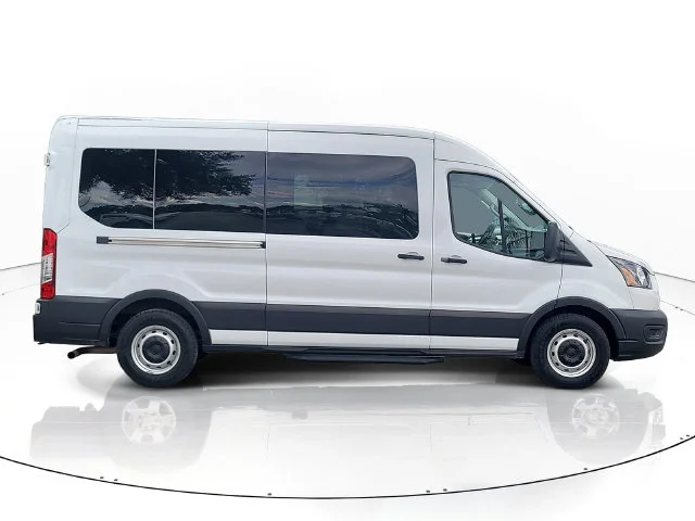 Used 2024 White Ford XL image 4