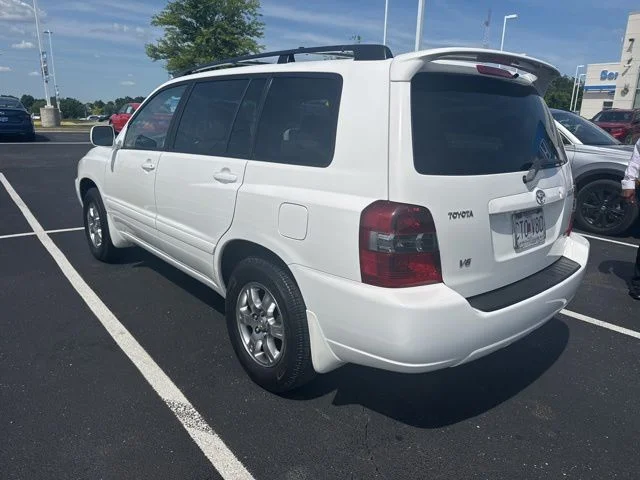 Used 2005  Toyota V6 image 5